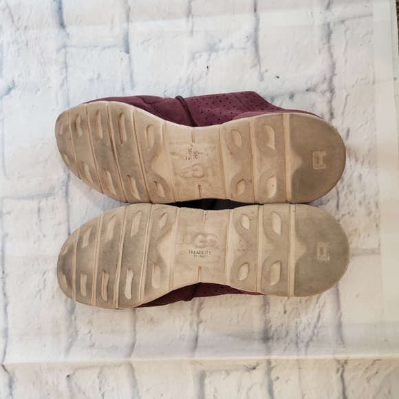 Ugg Tye lace up women's 9.5 - Picture 6 of 9